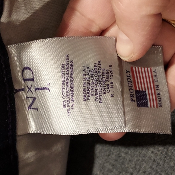 NWOT Women's NYDJ Denim Lift Tuck Capris Size 10 - Picture 8 of 11